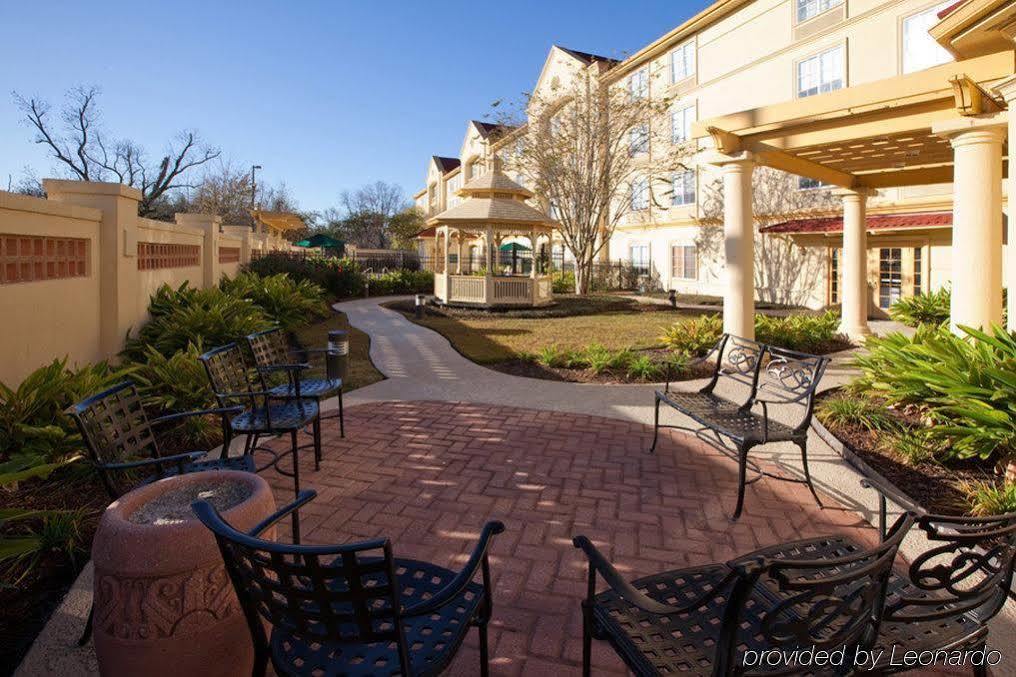 Отель La Quinta By Wyndham Alexandria Airport Экстерьер фото
