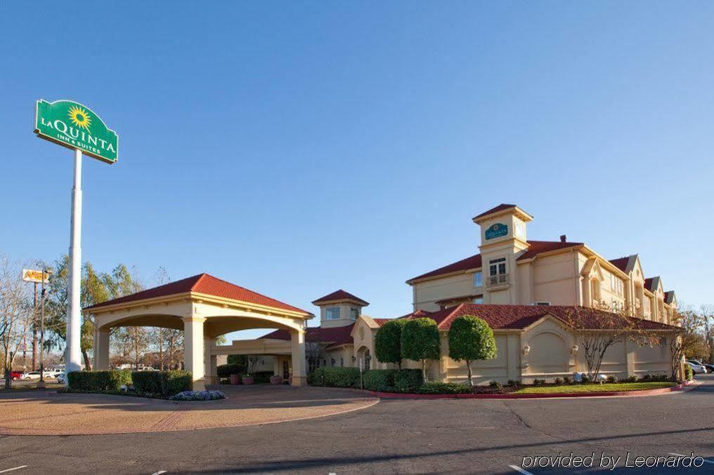 Отель La Quinta By Wyndham Alexandria Airport Экстерьер фото